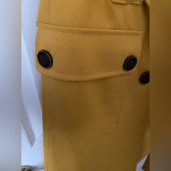 Yellow button Jacket - Picture 4 of 5